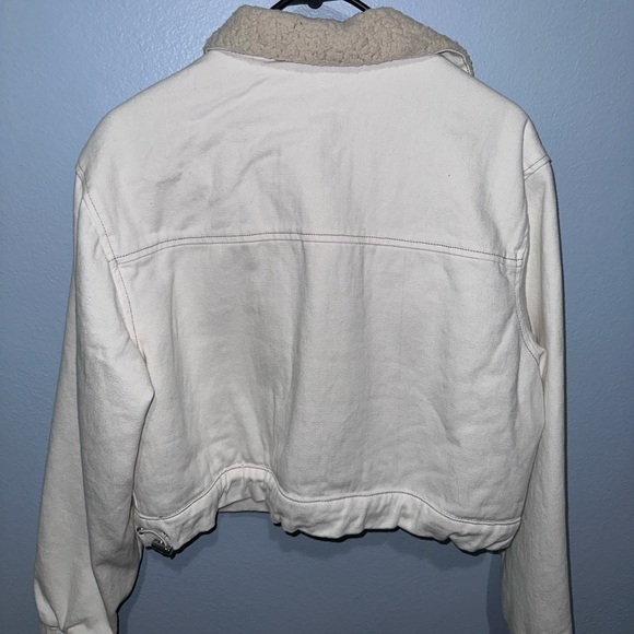 White denim jacket with Sherpa lining size Large - Picture 2 of 4